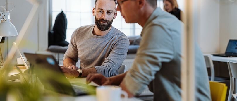 Wat is beter als IT-developer: loondienst of freelancen?