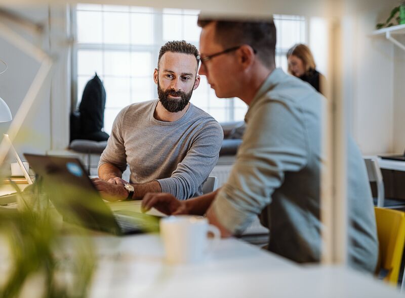 Wat is beter als IT-developer: loondienst of freelancen?